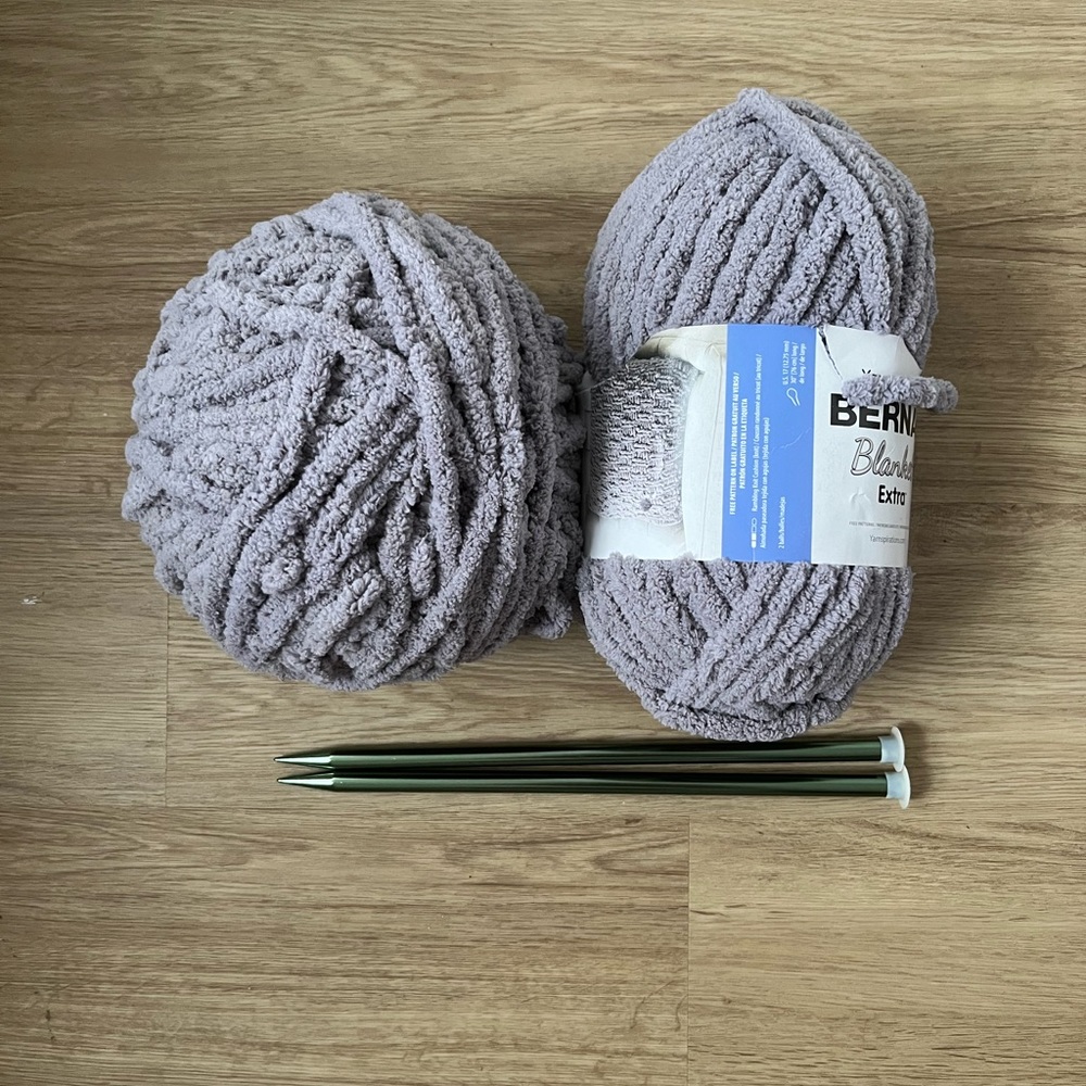 Bernat Blanket Extra Yarn with Needles